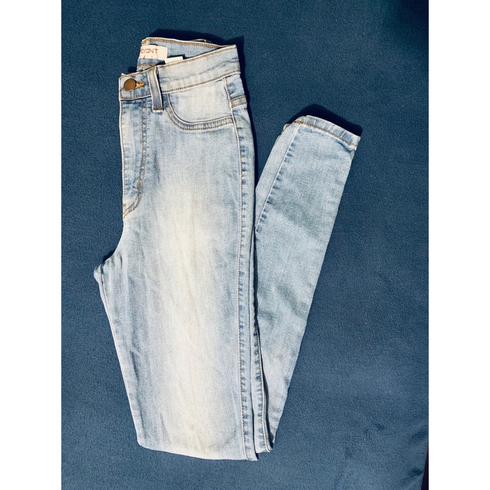 High waisted jeans